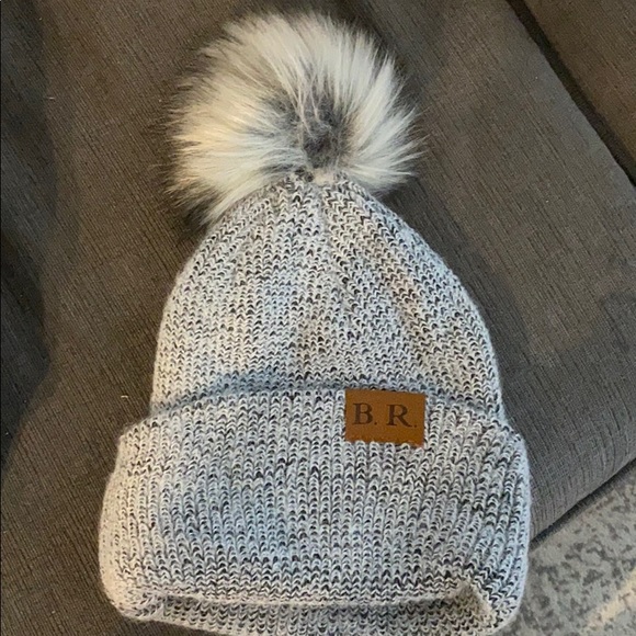 Accessories - NWT winter hat